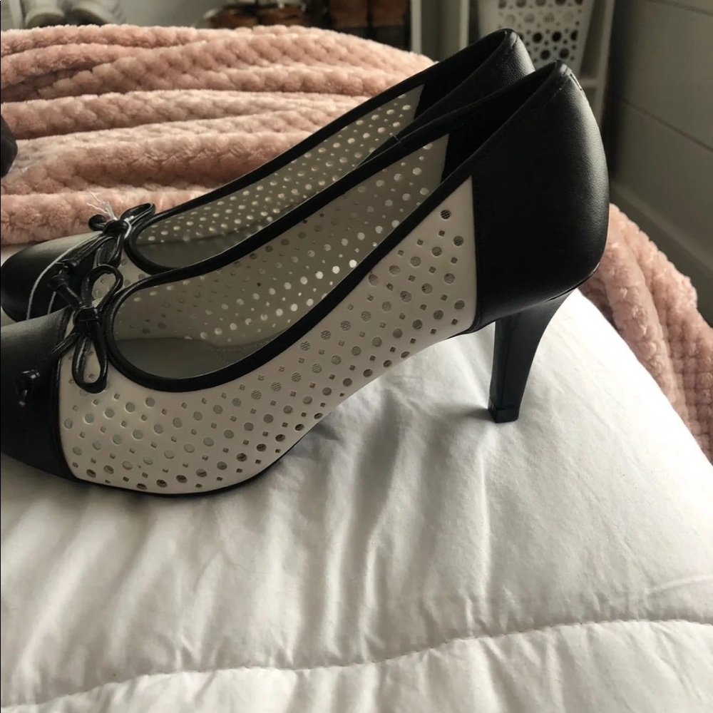 Heels - Picture 2 of 2